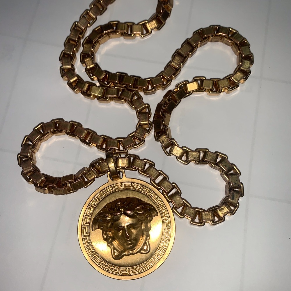 Versace chain - Picture 5 of 6